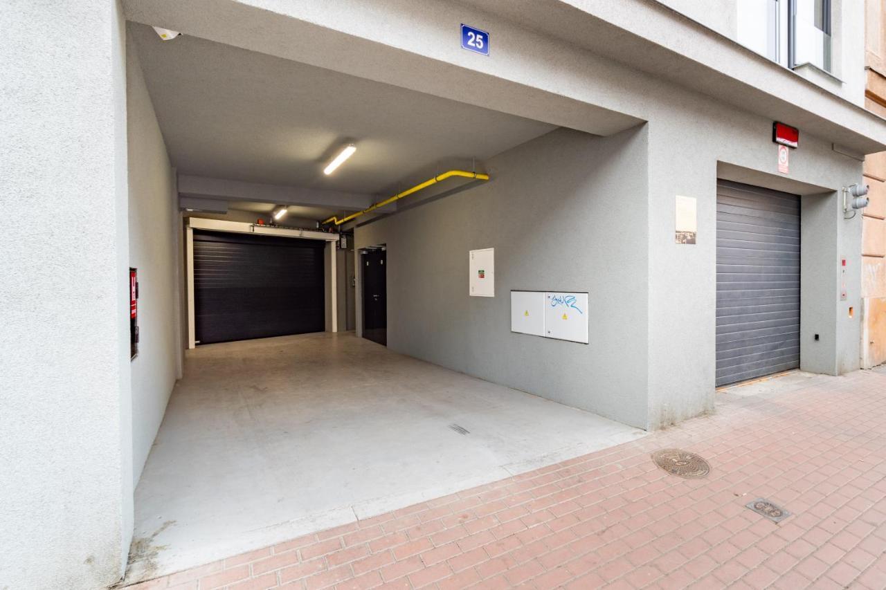 Brand New Studio Apartment #31 In Brand New Building With Free Parking In The Center Prag Dış mekan fotoğraf